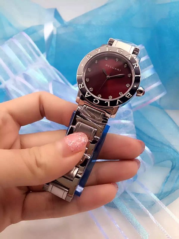 ブルガリ時計正面デザイン